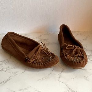 Minnetonka Peace moccasins size 9.5